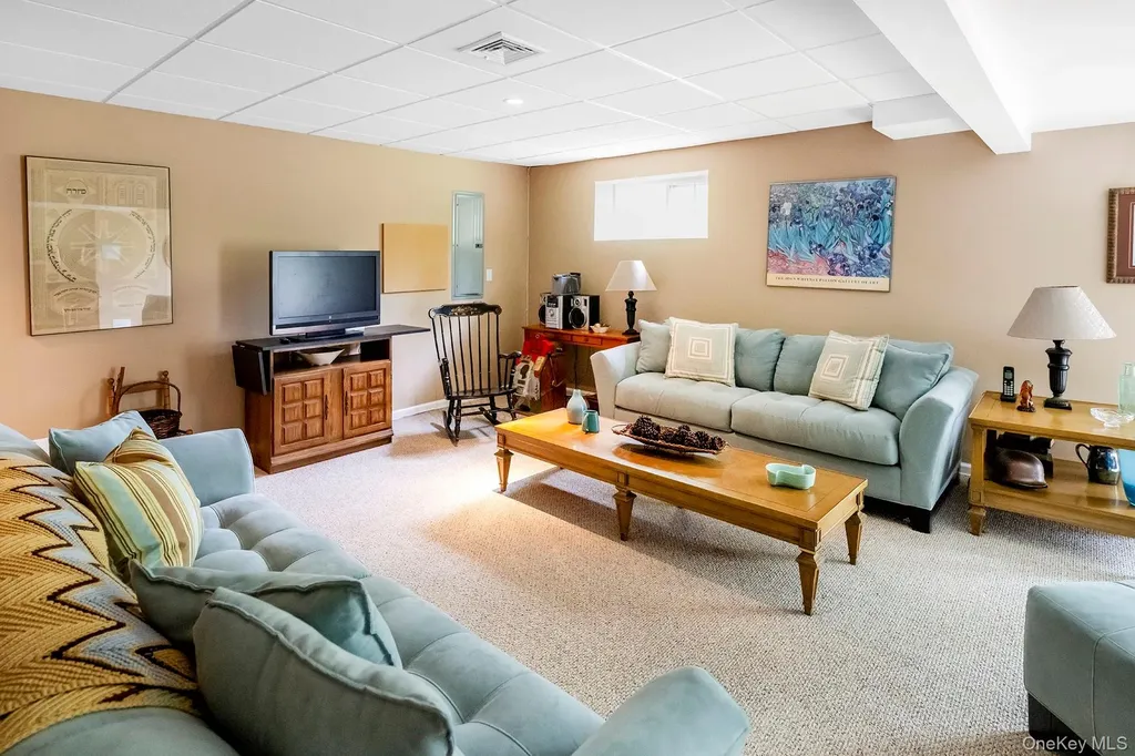 580 Oak Summit Road Millbrook NY 12545