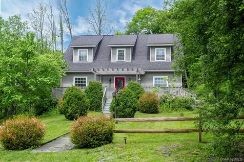 580 Oak Summit Road Millbrook NY 12545