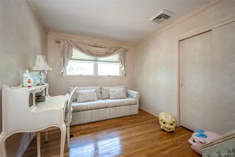 12 Lark Avenue White Plains NY 10607