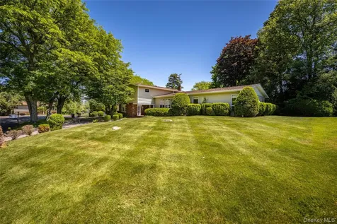 12 Lark Avenue White Plains NY 10607