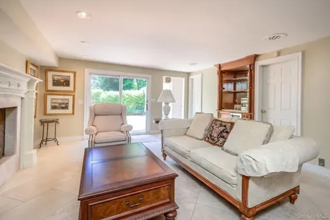 12 Lark Avenue White Plains NY 10607