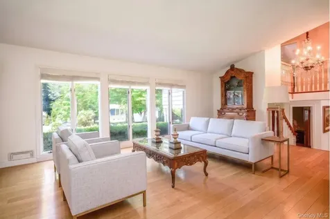 12 Lark Avenue White Plains NY 10607