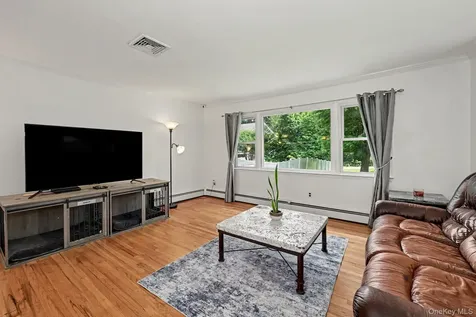 101 Dutch Street Montrose NY 10548