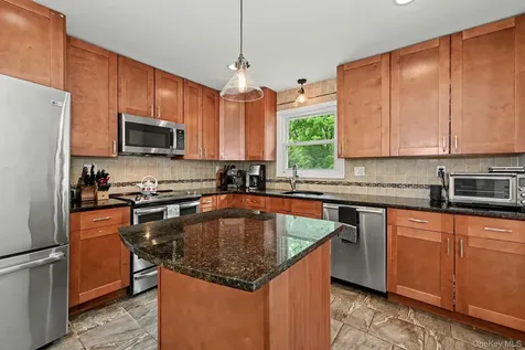 101 Dutch Street Montrose NY 10548