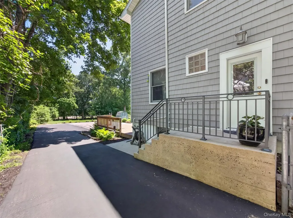 368 Route 304 Nanuet NY 10954