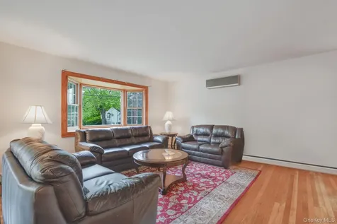 51 Sutton Park Road Poughkeepsie NY 12603