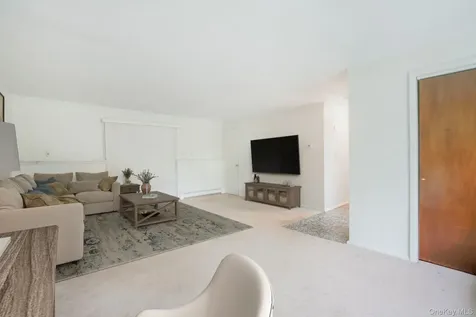 51 Sutton Park Road Poughkeepsie NY 12603