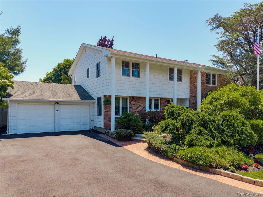 26 Quaker Lane Farmingdale NY 11735