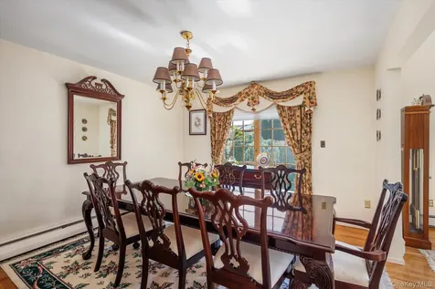 26 Quaker Lane Farmingdale NY 11735