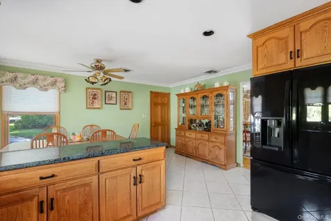 26 Quaker Lane Farmingdale NY 11735