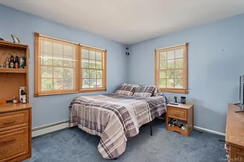 26 Quaker Lane Farmingdale NY 11735