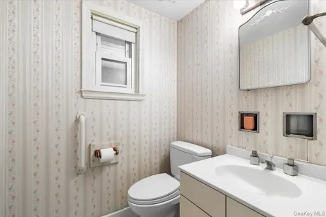 541 Claflin Avenue Mamaroneck NY 10543