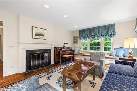 541 Claflin Avenue Mamaroneck NY 10543
