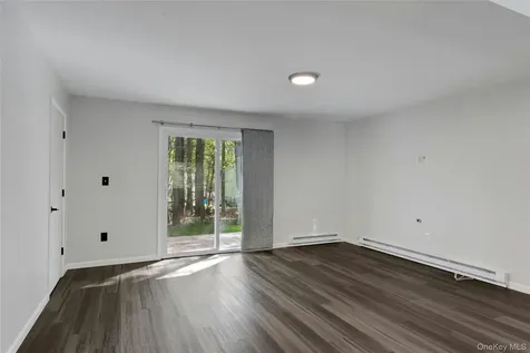 34 Elizabeth Way Kiamesha Lake NY 12751