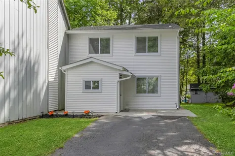 34 Elizabeth Way Kiamesha Lake NY 12751