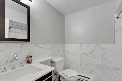 34 Elizabeth Way Kiamesha Lake NY 12751