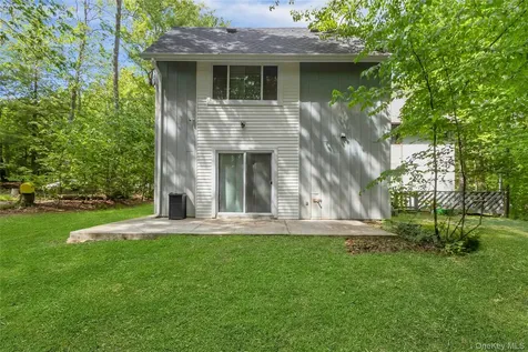 34 Elizabeth Way Kiamesha Lake NY 12751