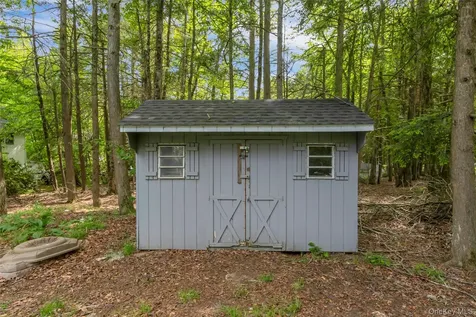 34 Elizabeth Way Kiamesha Lake NY 12751