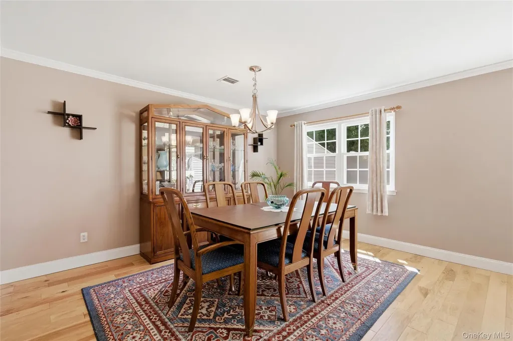 22 Indian Trace Kings Park NY 11754