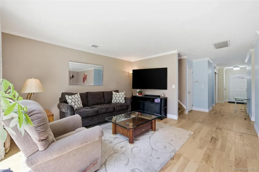 22 Indian Trace Kings Park NY 11754