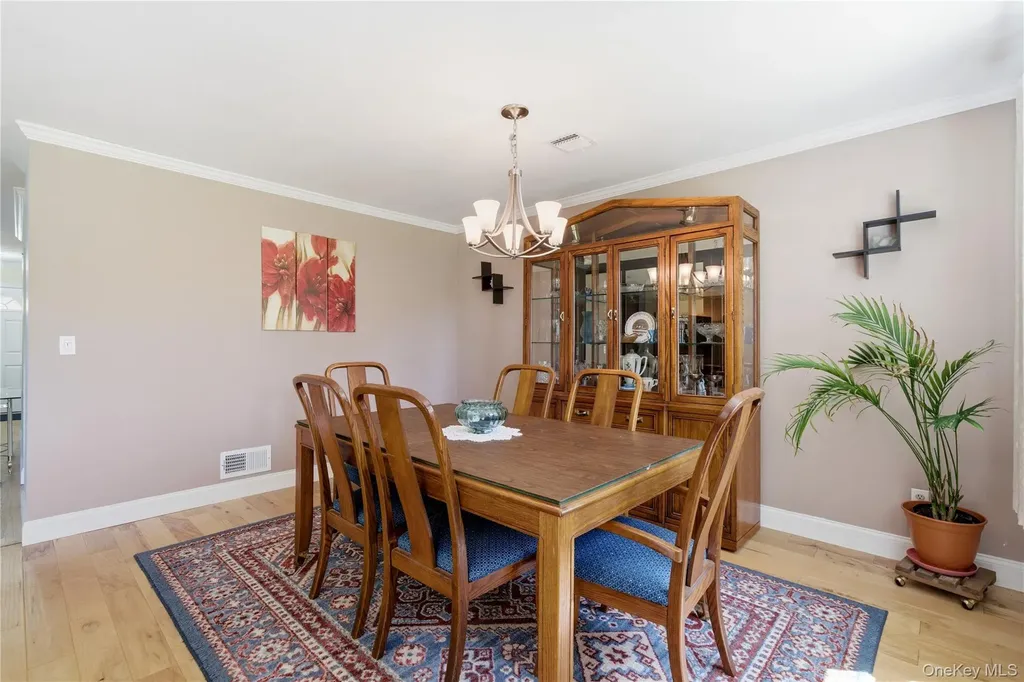 22 Indian Trace Kings Park NY 11754