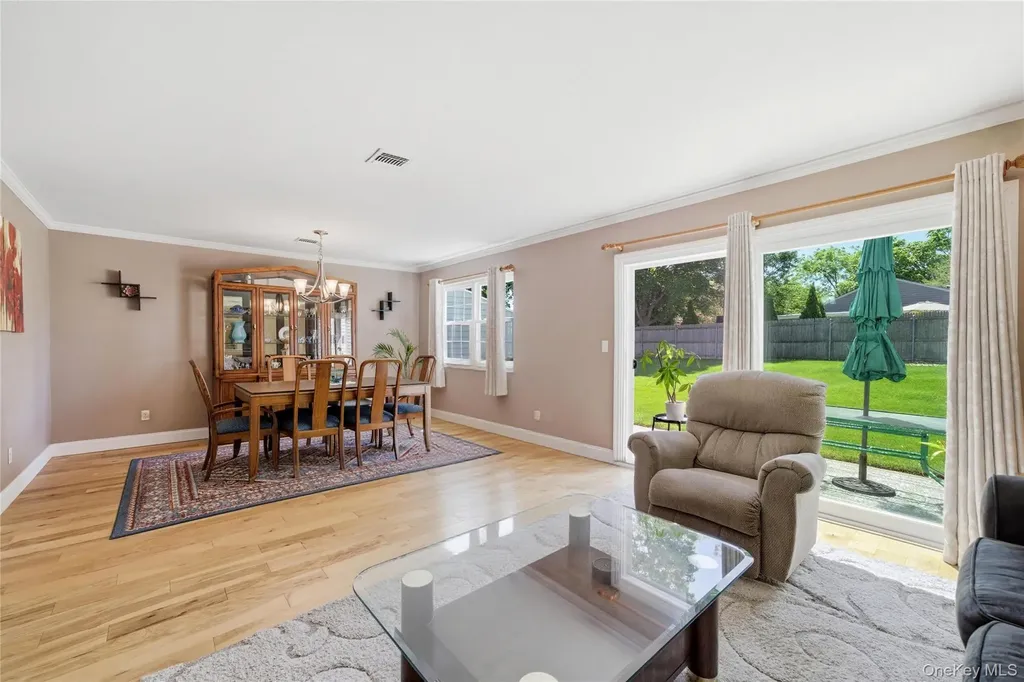22 Indian Trace Kings Park NY 11754