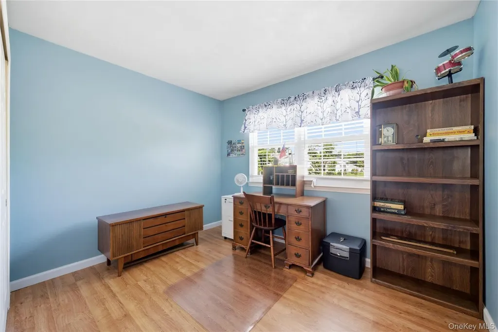 22 Indian Trace Kings Park NY 11754