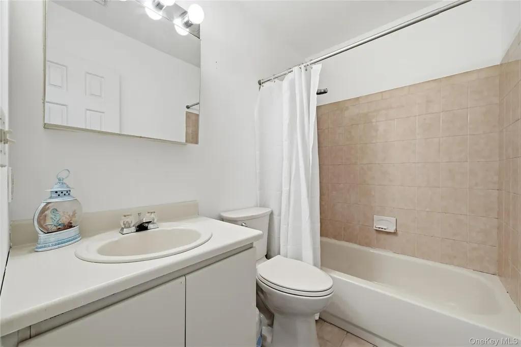 22 Indian Trace Kings Park NY 11754
