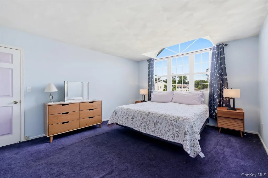 22 Indian Trace Kings Park NY 11754