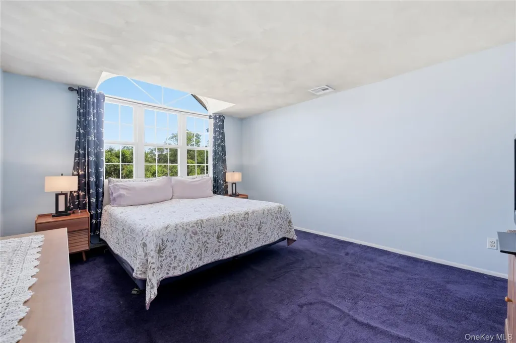 22 Indian Trace Kings Park NY 11754