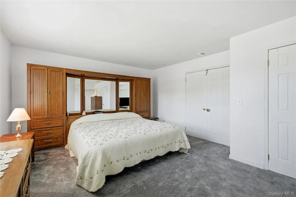 22 Indian Trace Kings Park NY 11754