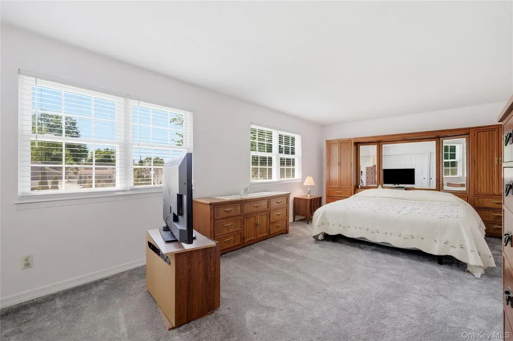 22 Indian Trace Kings Park NY 11754
