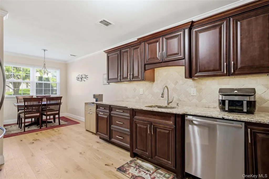 22 Indian Trace Kings Park NY 11754