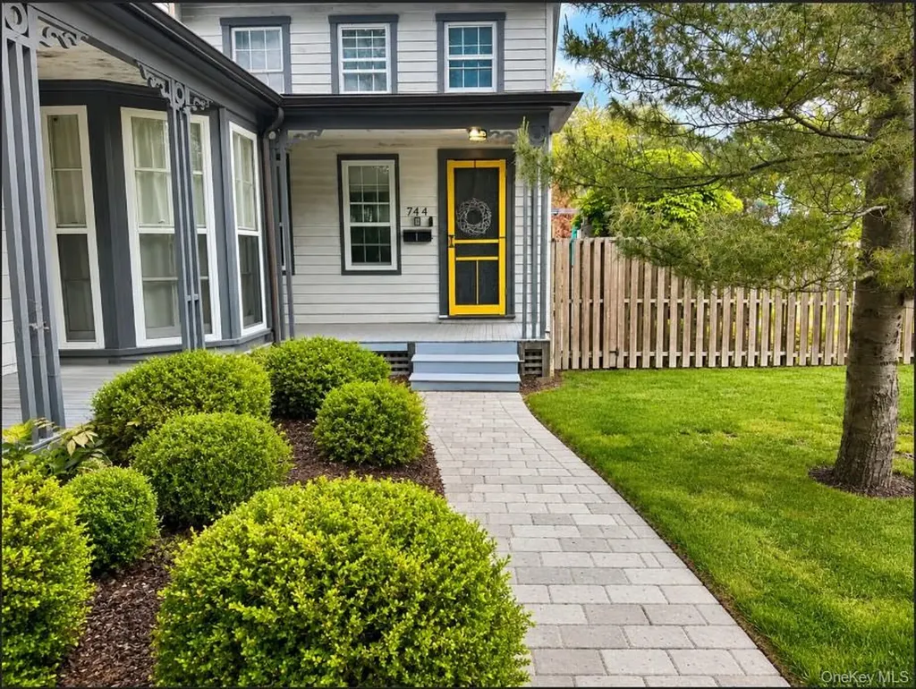 744 Main Street Greenport NY 11944