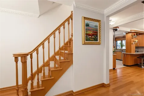 7831 220th Street Oakland Gardens NY 11364