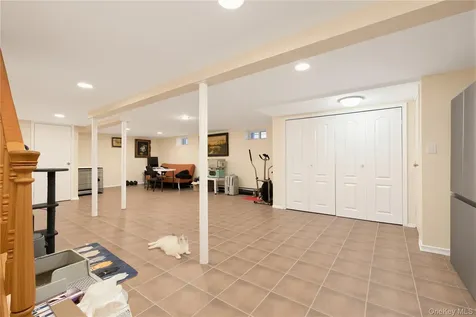 7831 220th Street Oakland Gardens NY 11364