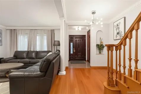 7831 220th Street Oakland Gardens NY 11364