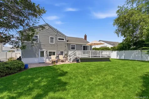 42 Kathleen Drive E Syosset NY 11791