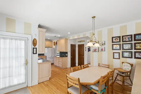 153 Roxbury Road Garden City NY 11530