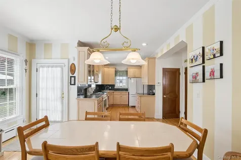 153 Roxbury Road Garden City NY 11530