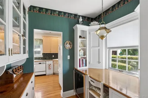 153 Roxbury Road Garden City NY 11530