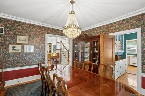 153 Roxbury Road Garden City NY 11530