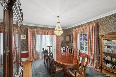 153 Roxbury Road Garden City NY 11530