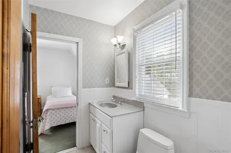 153 Roxbury Road Garden City NY 11530