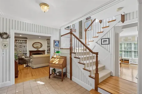 153 Roxbury Road Garden City NY 11530