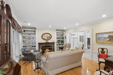 153 Roxbury Road Garden City NY 11530
