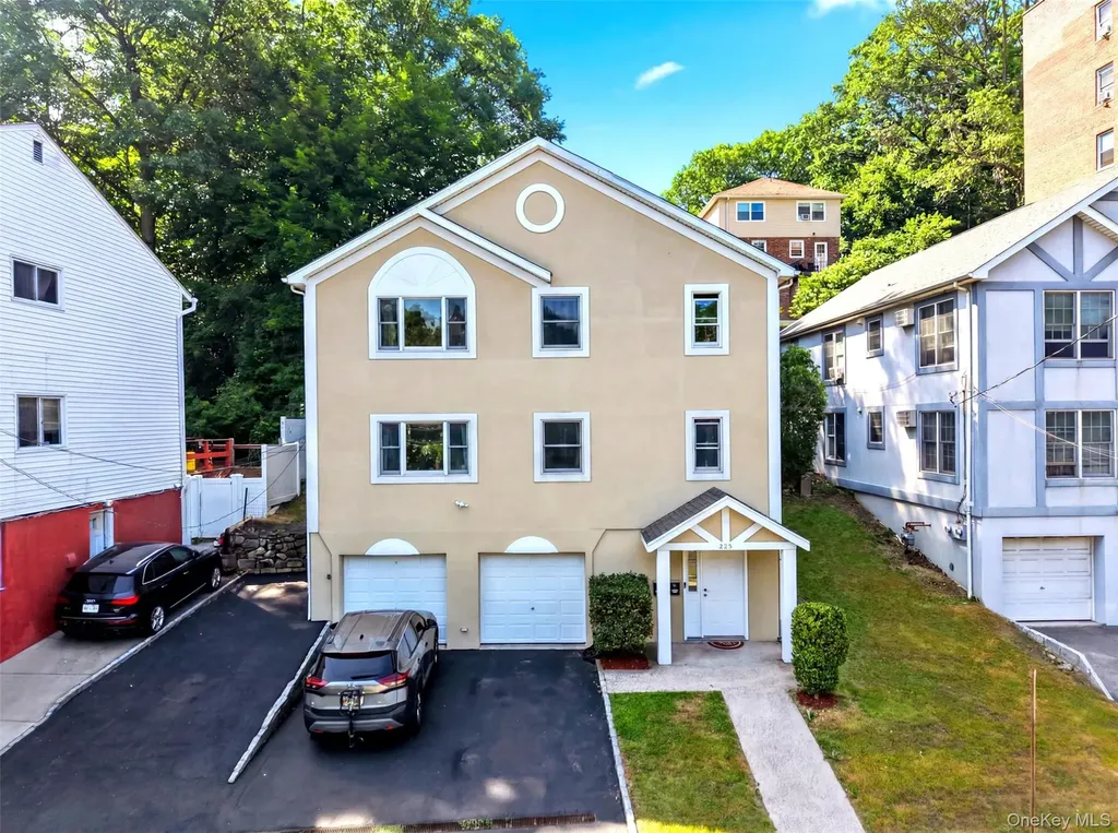 235 Bronx River Road Yonkers NY 10704
