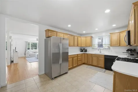 235 Bronx River Road Yonkers NY 10704