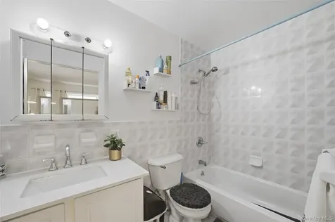 235 Bronx River Road Yonkers NY 10704