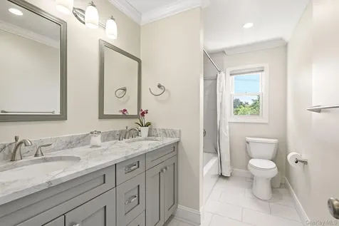 1 Pamela Lane New Rochelle NY 10804